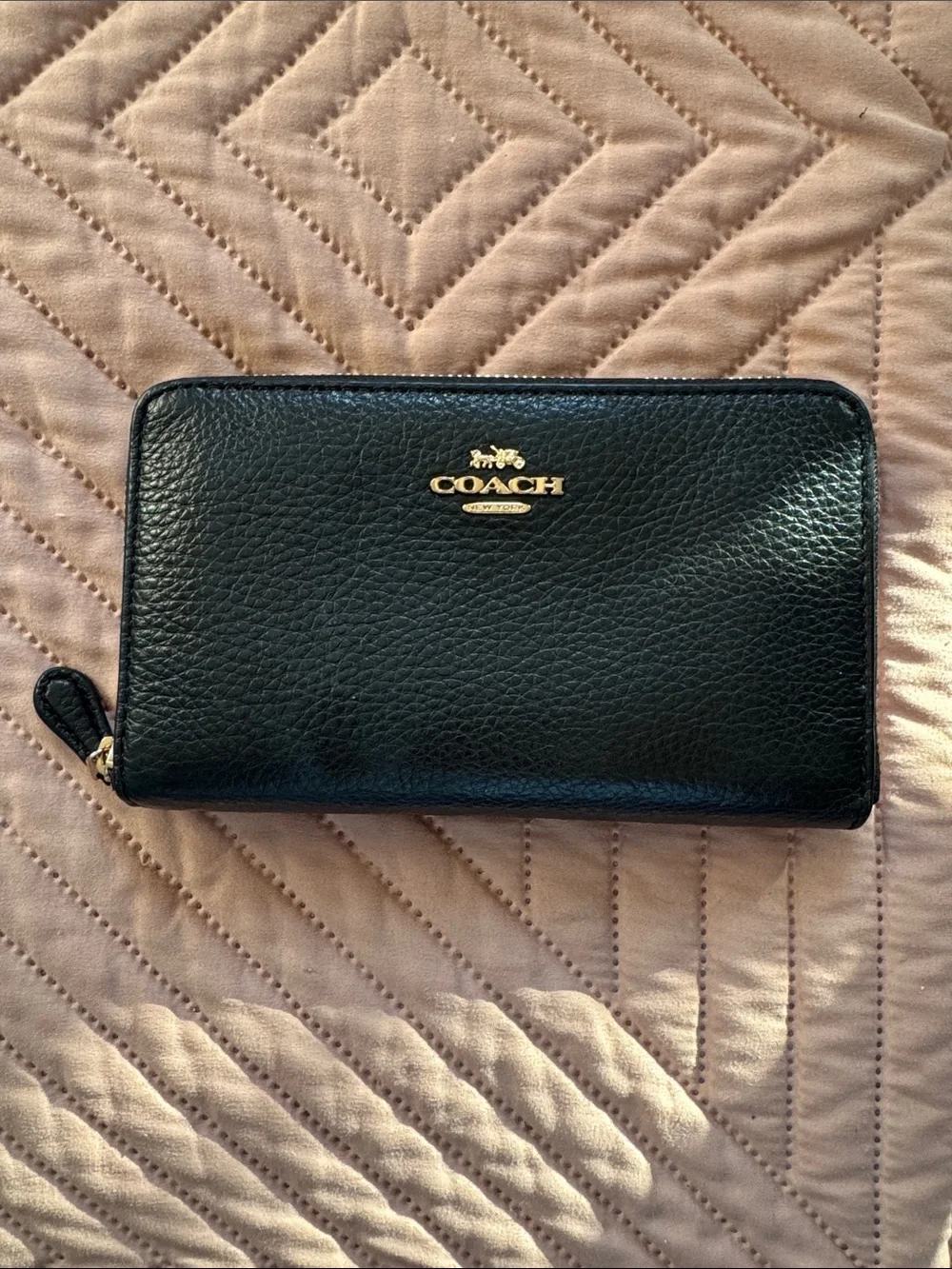 Coach Black Pebbled Leather Zip Wallet with Gold Logo - Picture 1 of 4